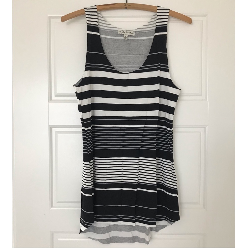 The Love That Gives // NWOT Women’s Low Scoop-neck Tank Top